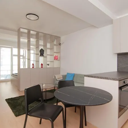 Beautiful In The Center ブラチスラヴァ